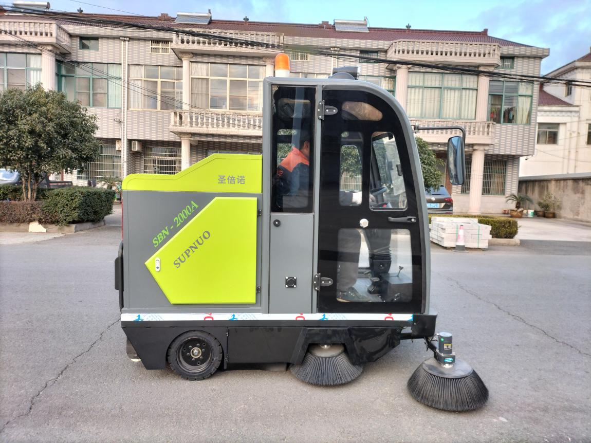 南城龙马清扫车